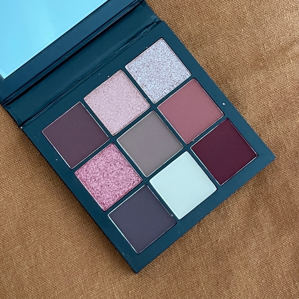 HUDA Beauty Mauve Obsessions Eyeshadow Palette BNIB